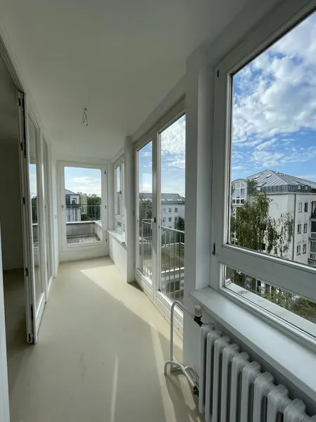 3-Zimmer DG-Wohnung mit zwei Balkonen und Wintergarten — photo 1